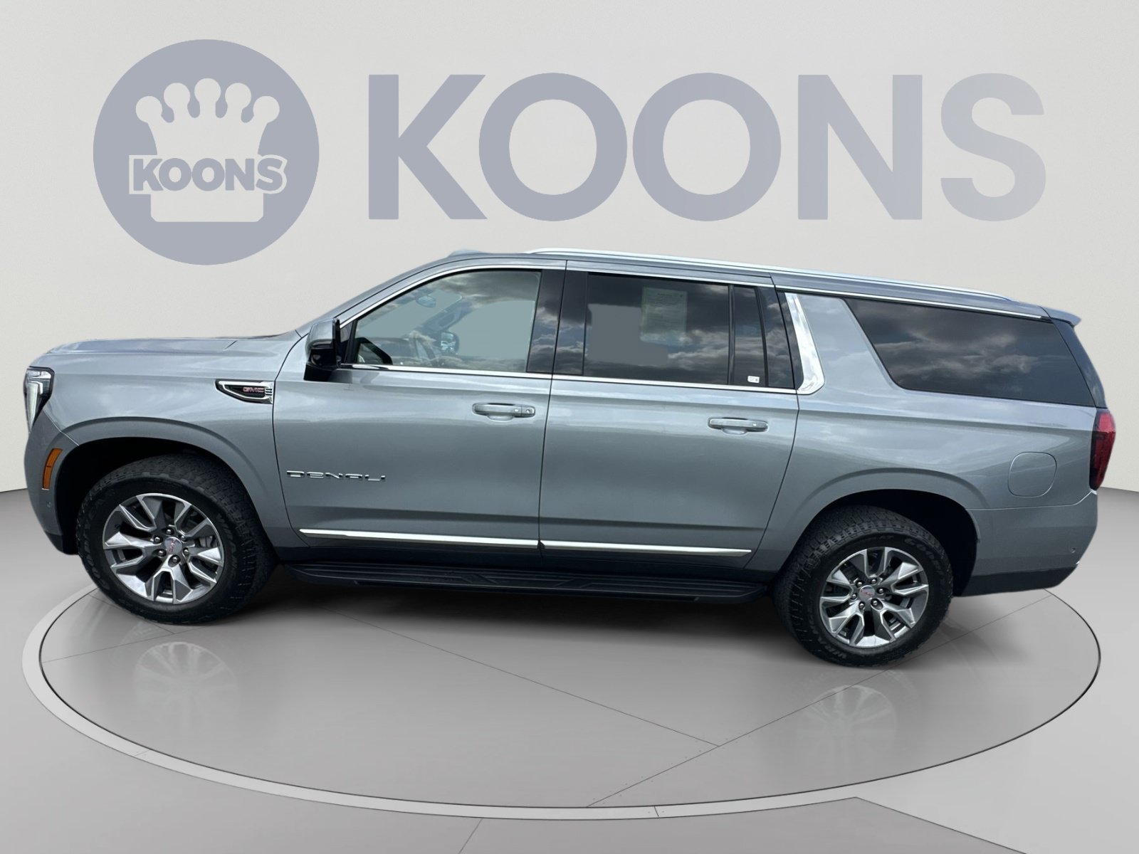 Used 2025 GMC Yukon XL Denali AWD/4WD image 7