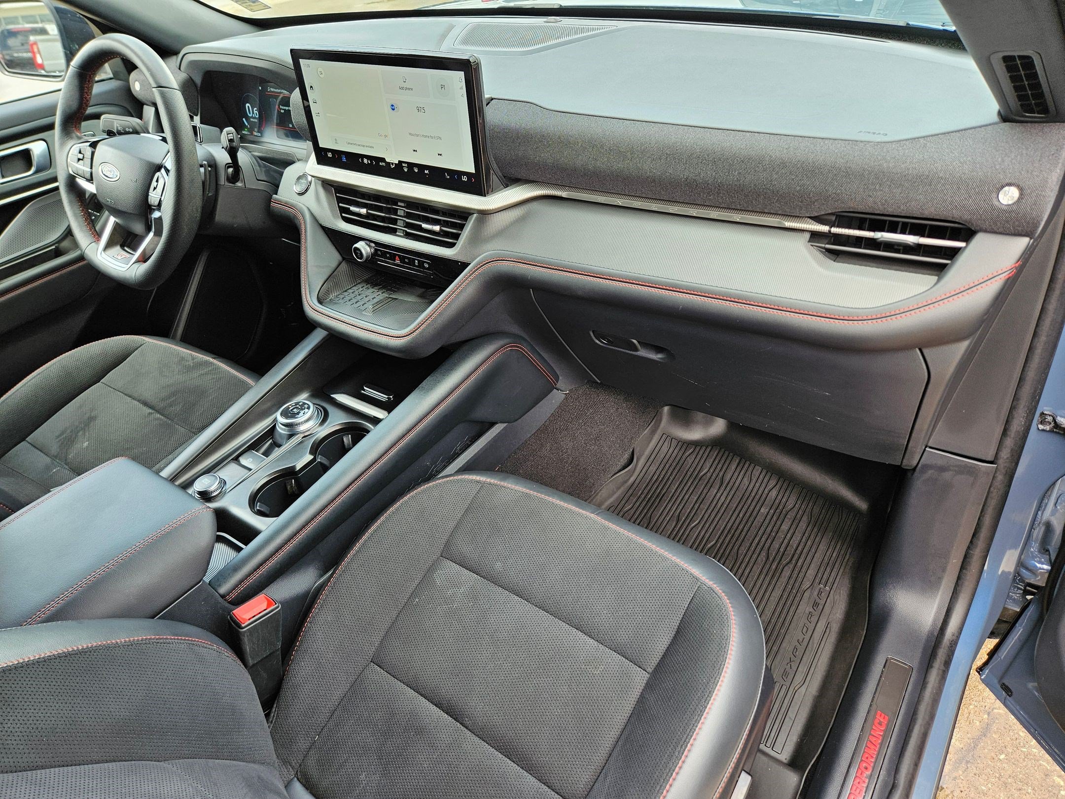 Certified 2025 Ford Explorer ST RWD image 34