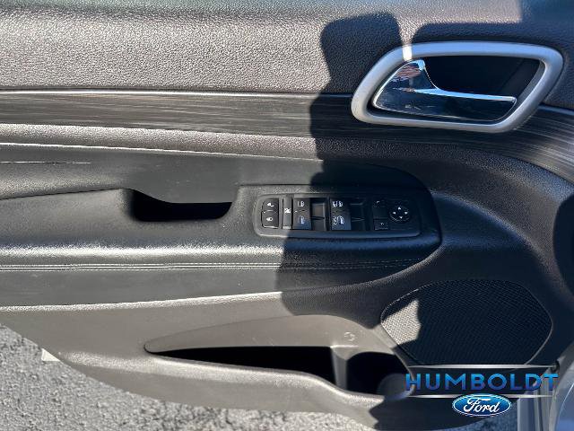 Used 2020 Jeep Grand Cherokee Altitude image 12