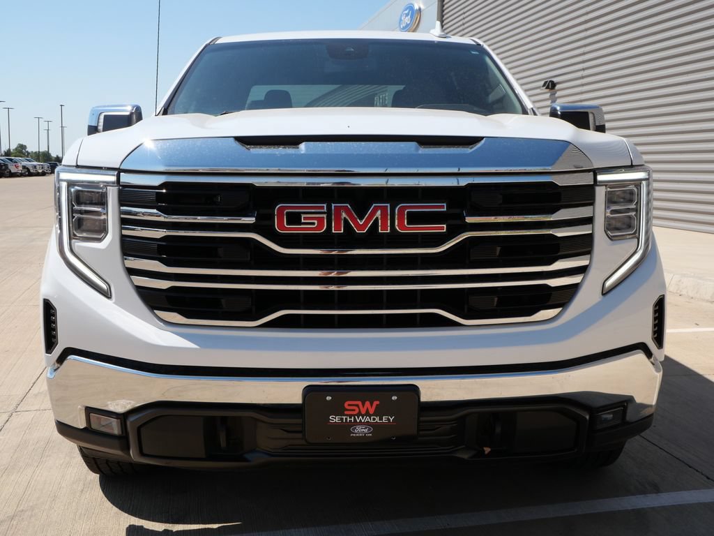 Used 2025 GMC Sierra 1500 SLT AWD/4WD image 4