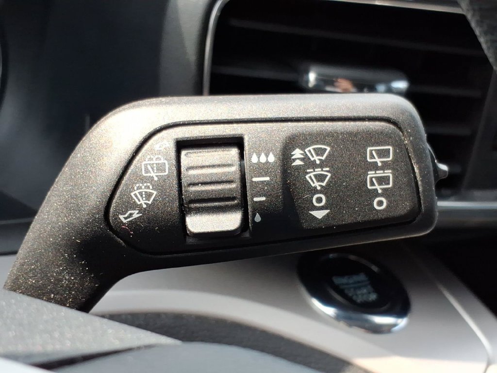 Certified 2023 Ford Explorer XLT w/ Equipment Group 202A AWD/4WD image 28