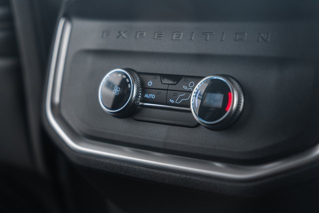 Certified 2025 Ford Expedition Active image 43