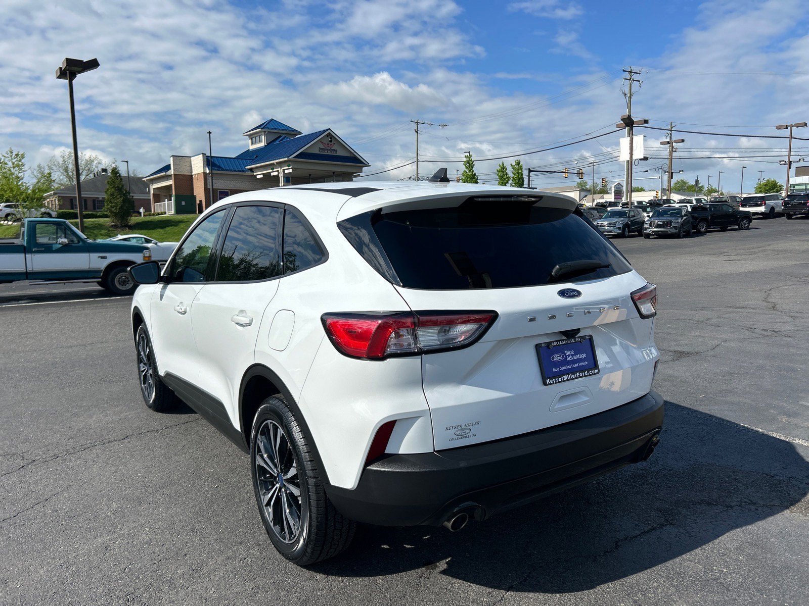 Certified 2022 Ford Escape SE w/ SE Sport Appearance Package AWD/4WD image 10