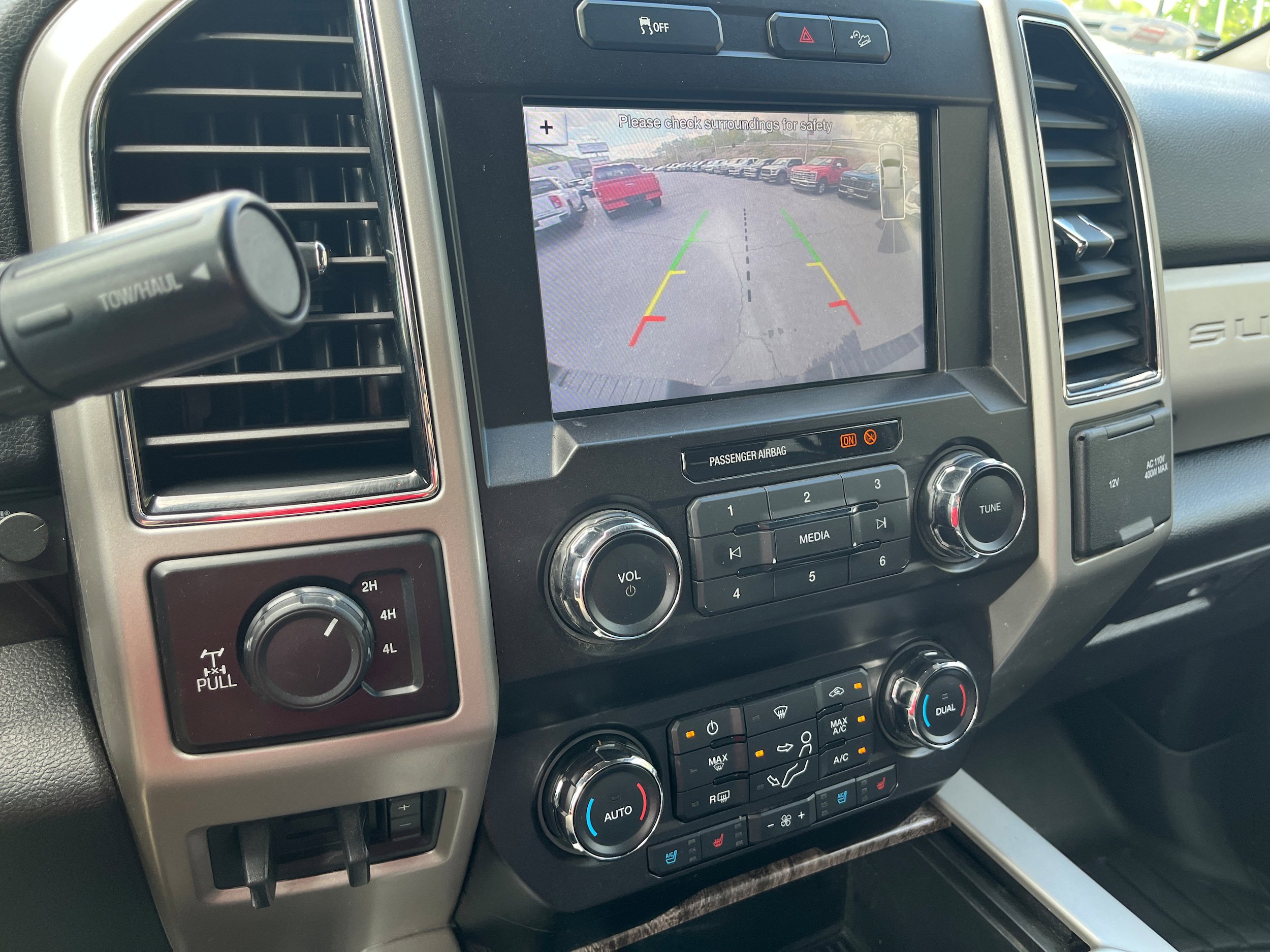 Certified 2019 Ford F250 Lariat w/ Lariat Value Package AWD/4WD image 18