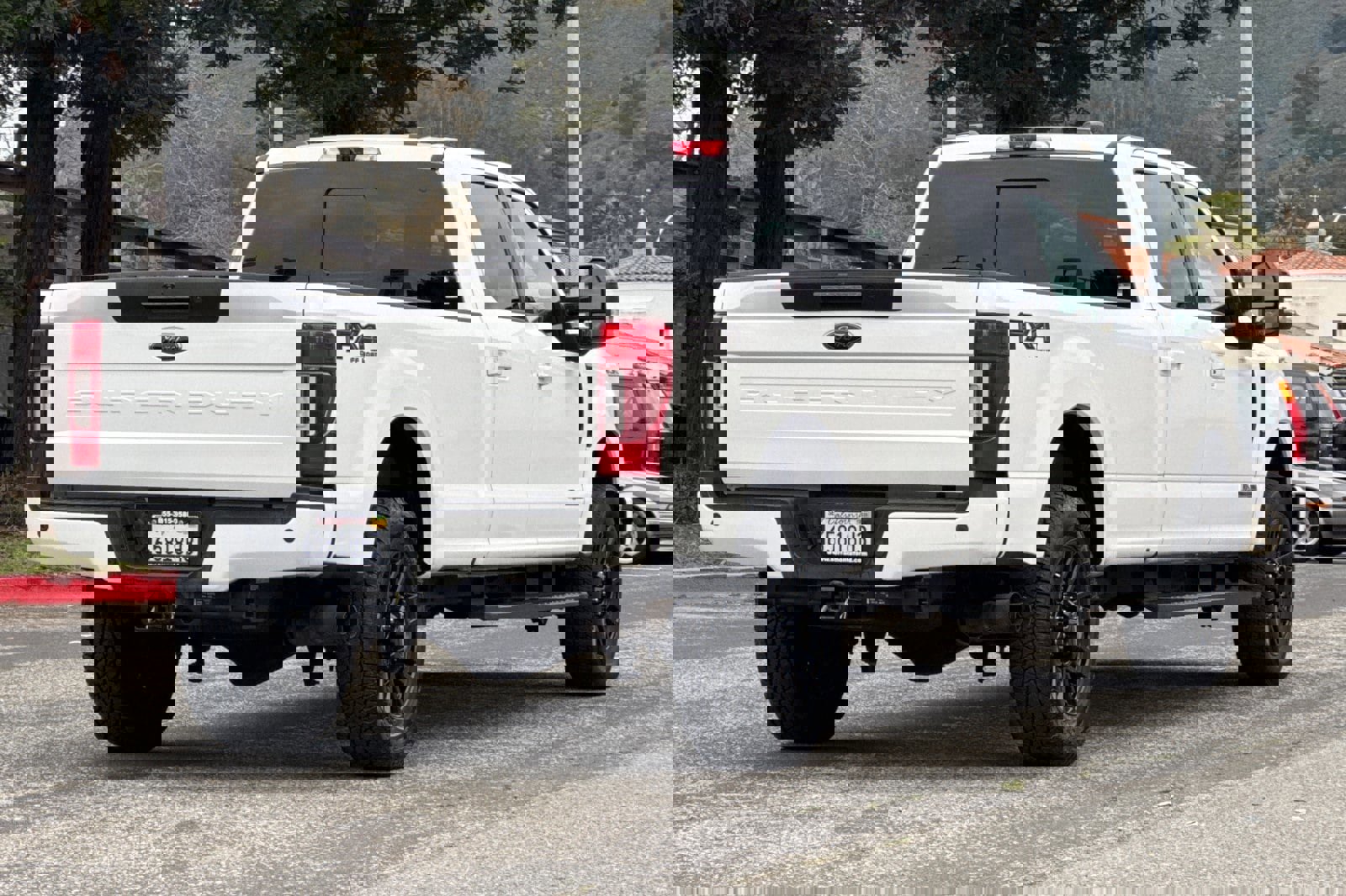 Certified 2022 Ford F350 Lariat w/ Black Appearance Package image 4