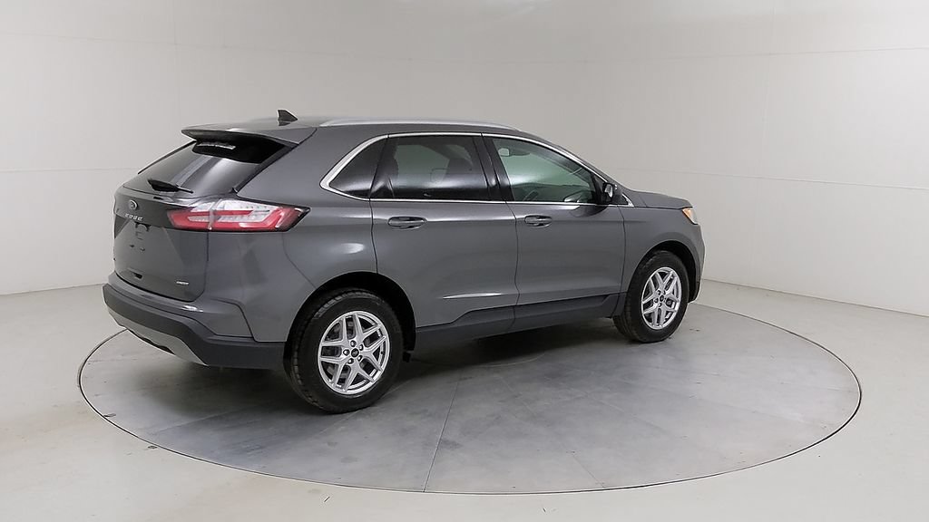 Certified 2024 Ford Edge SEL w/ Convenience Package AWD/4WD image 13