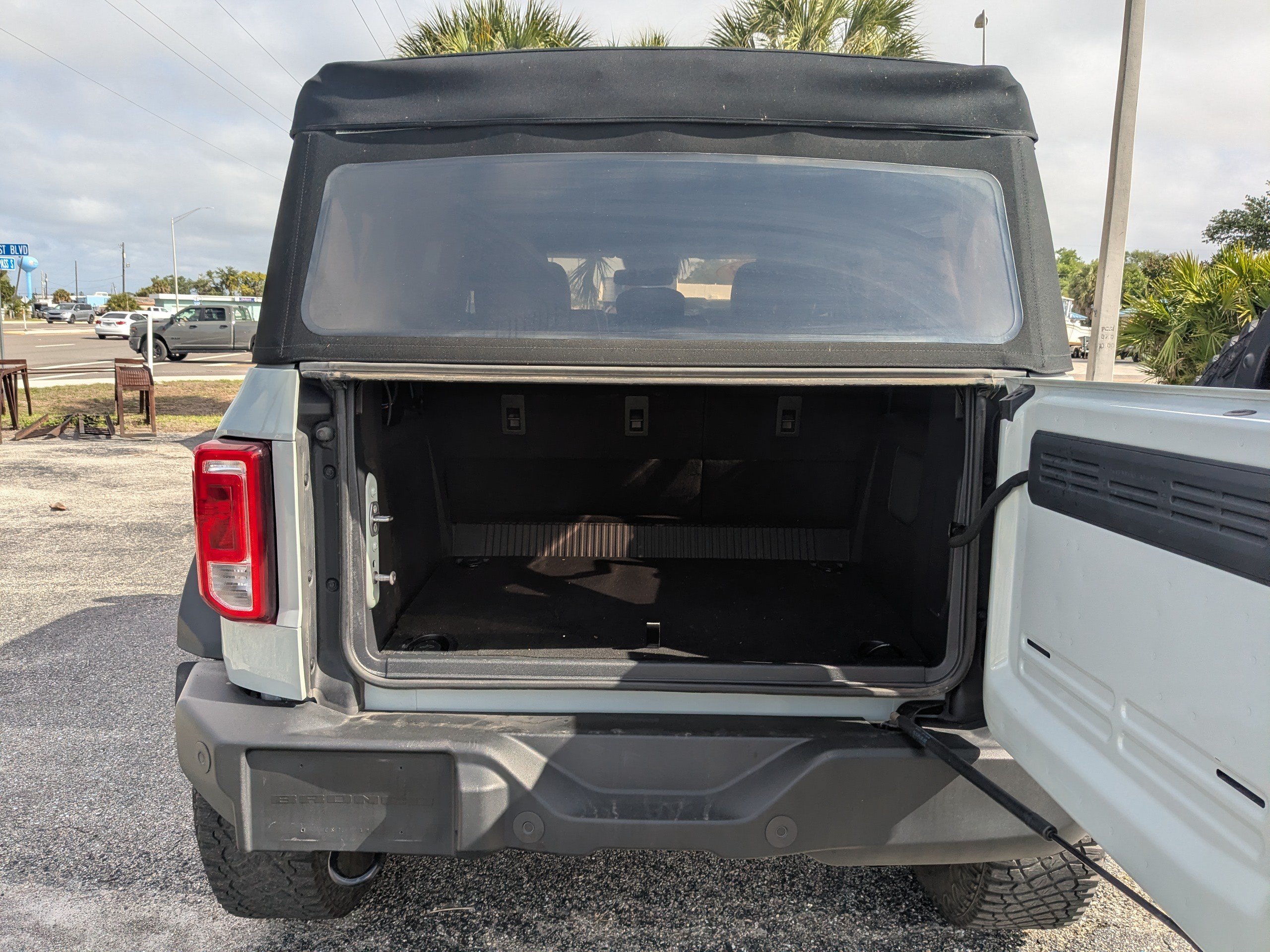 Certified 2023 Ford Bronco Big Bend w/ Sasquatch Package AWD/4WD image 14