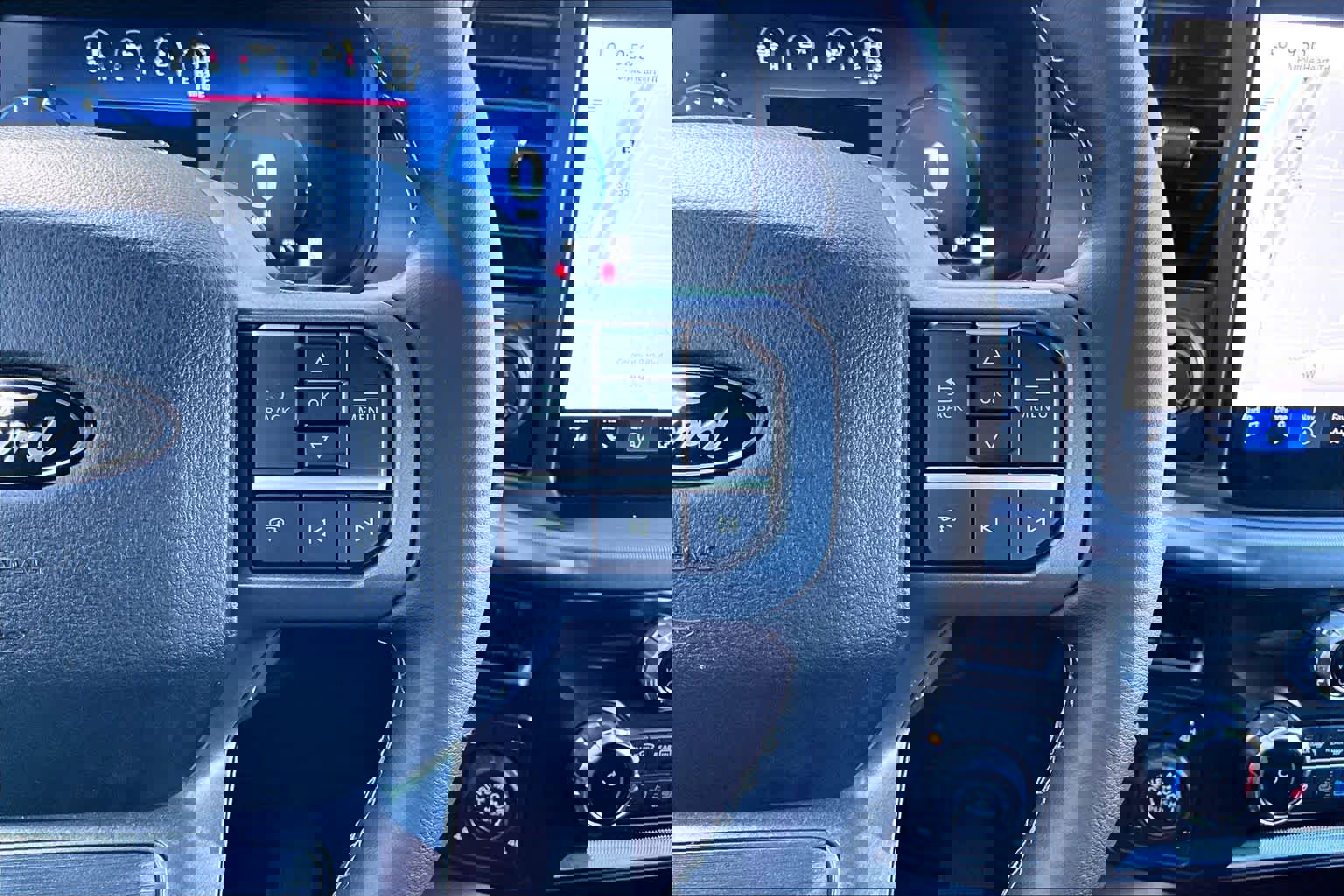 Certified 2025 Ford F150 Lariat w/ Equipment Group 501A Mid image 23