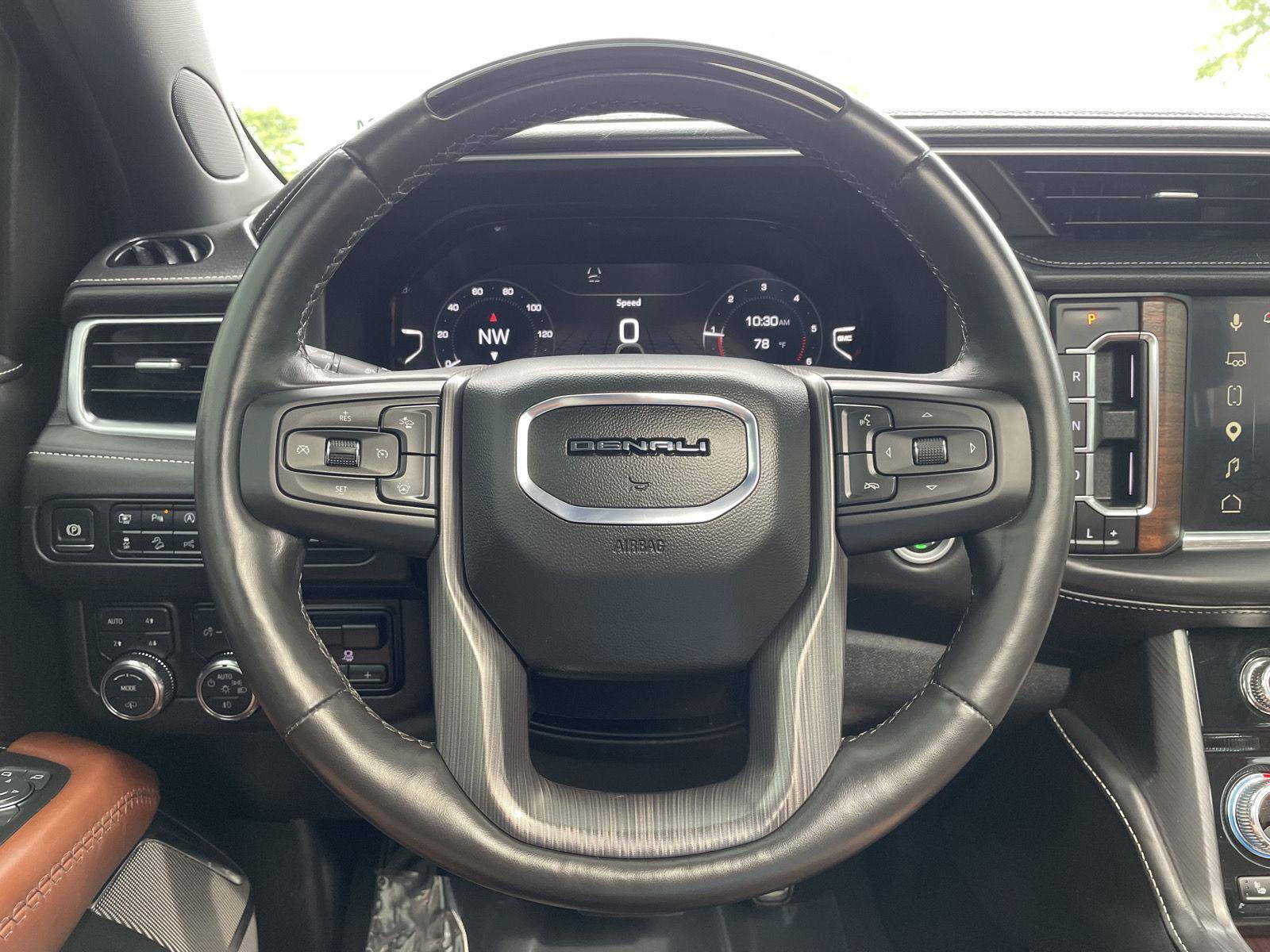 Used 2024 GMC Yukon XL Denali Ultimate AWD/4WD image 12
