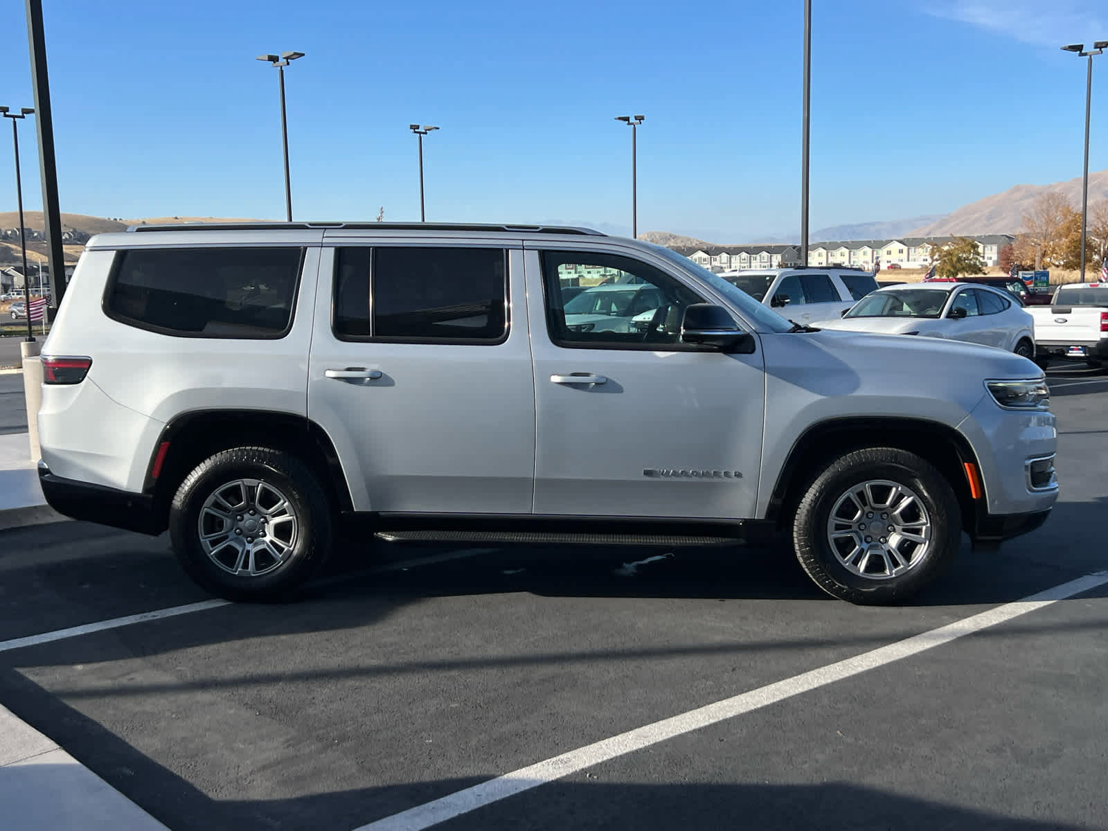 Used 2023 Jeep Wagoneer 4WD w/ Convenience Group I image 6