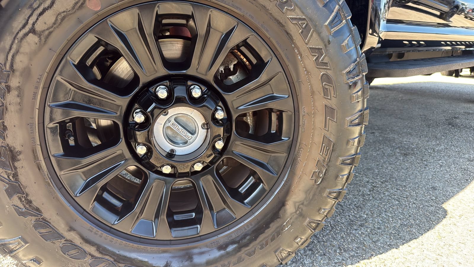 Certified 2022 Ford F250 Lariat w/ Tremor Off-Road Package AWD/4WD image 29