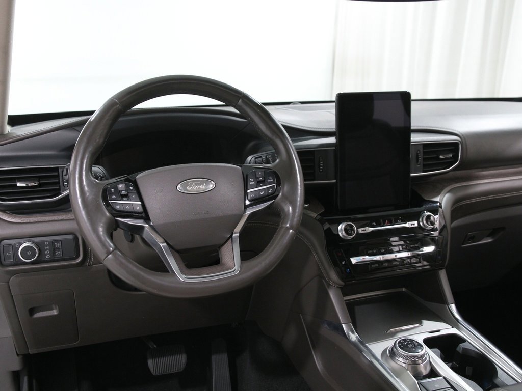 Certified 2021 Ford Explorer Platinum w/ Equipment Group 601A image 7