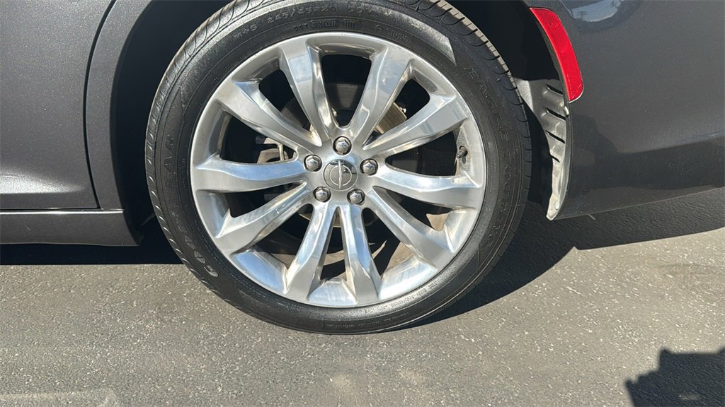Used 2018 Chrysler 300 Limited w/ Safetytec Plus Group image 7