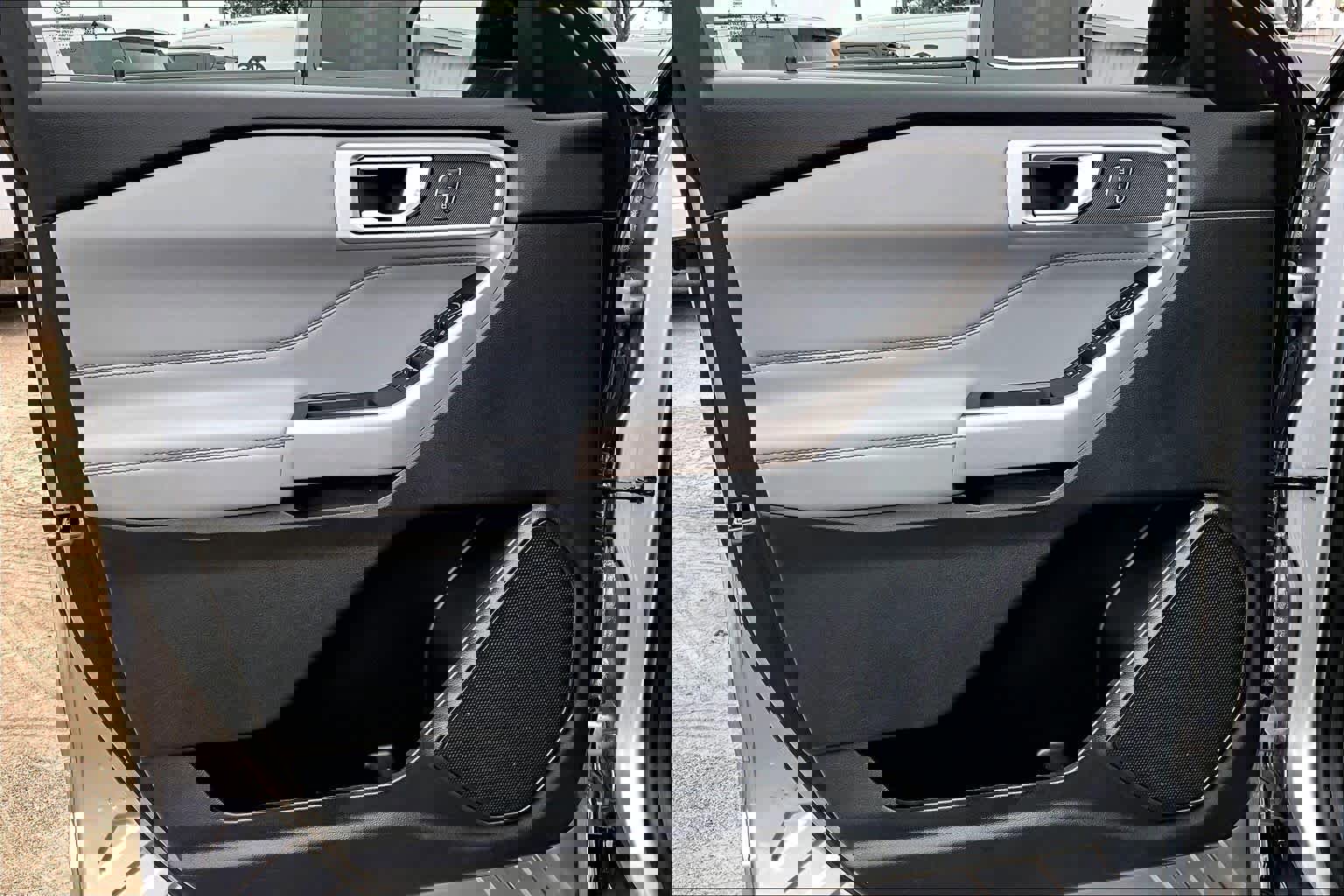 Certified 2022 Ford Explorer XLT w/ Equipment Group 202A image 23