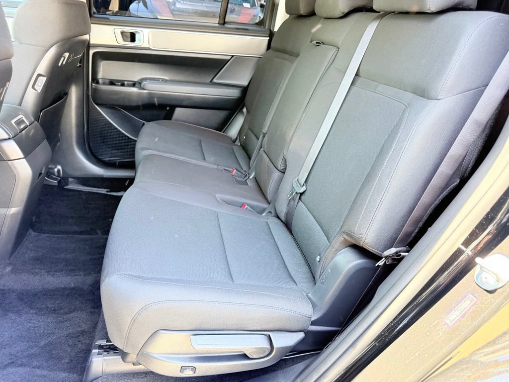 Used 2025 Hyundai Santa Fe SE FWD image 34
