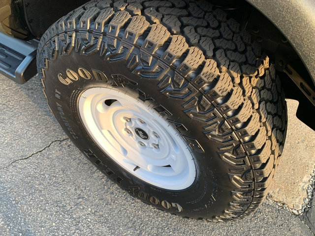 Certified 2025 Ford Bronco Heritage Edition AWD/4WD image 9