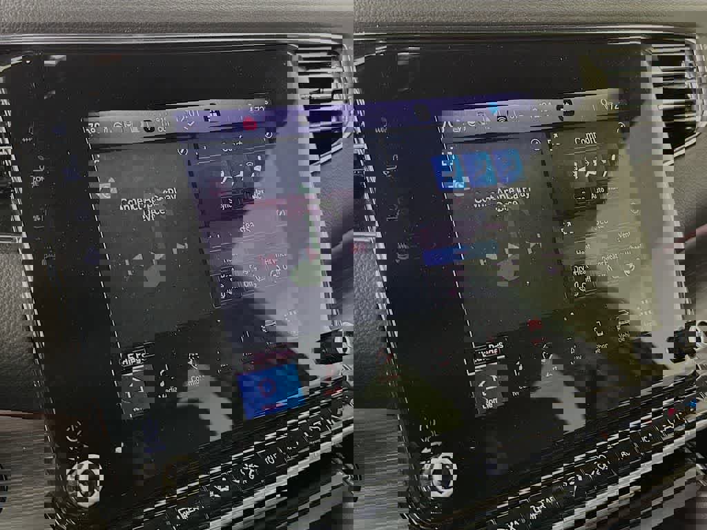 Used 2023 Jeep Wagoneer Series III w/ Preferred Equipment Group image 17