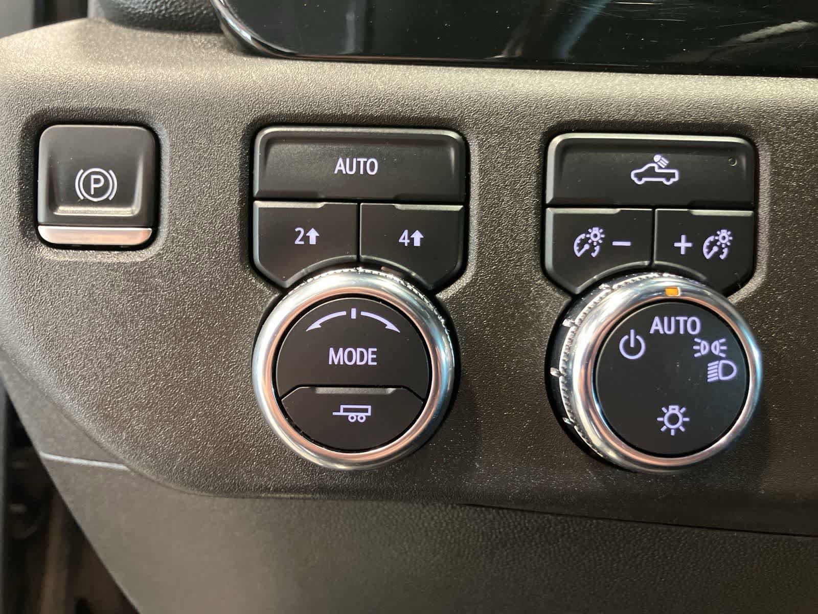Used 2023 GMC Sierra 1500 SLE w/ Enhanced Capability Package AWD/4WD image 13