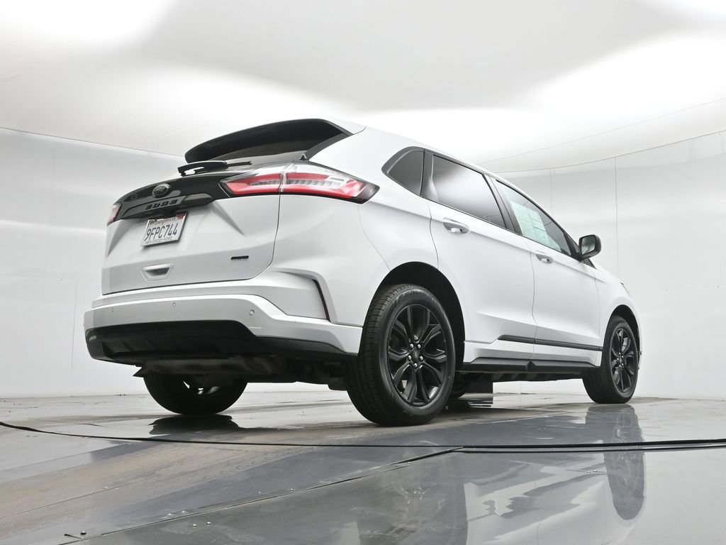 Certified 2023 Ford Edge SE w/ Black Appearance Package image 17