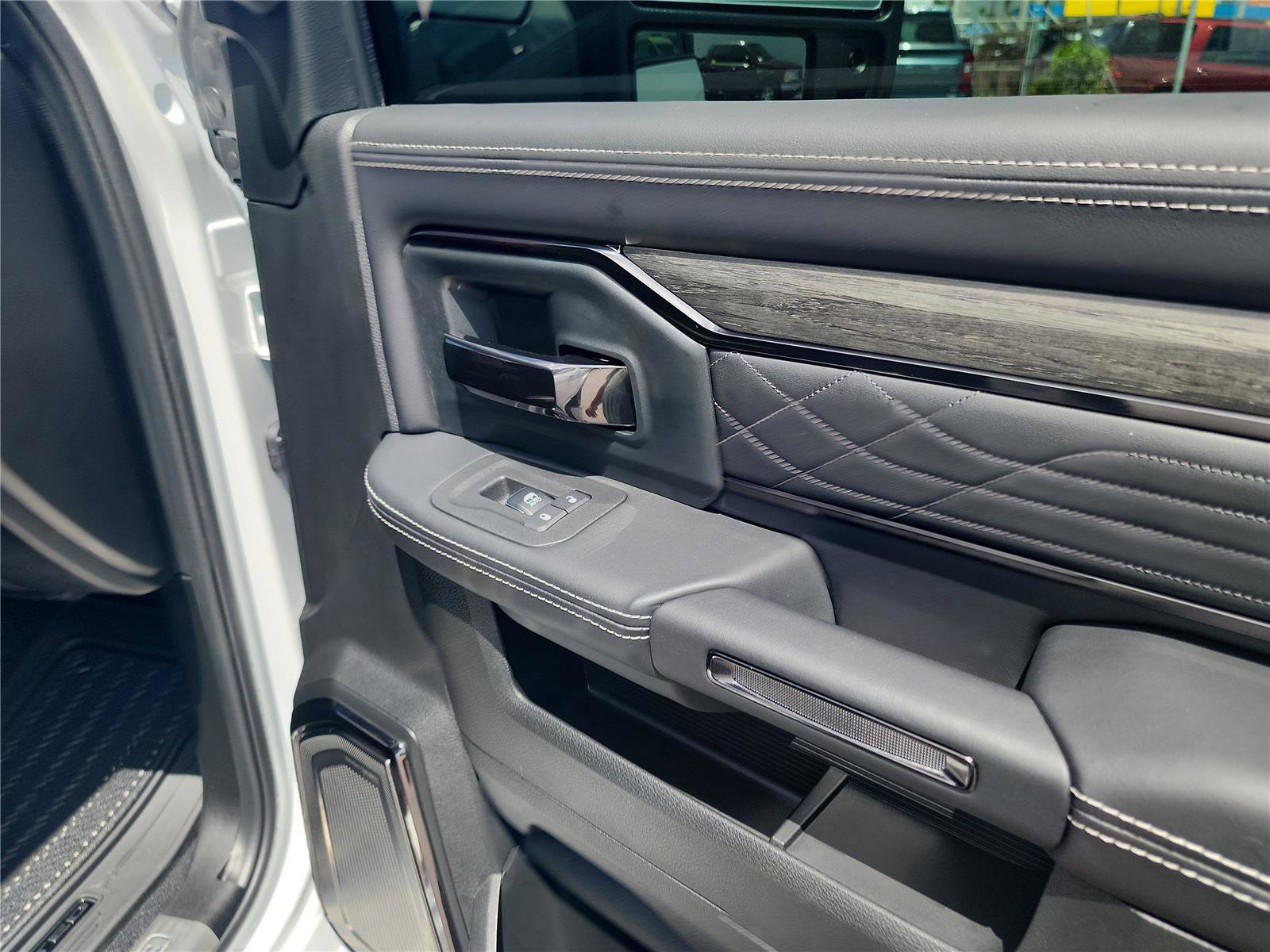 Used 2026 RAM 2500 Limited AWD/4WD image 27