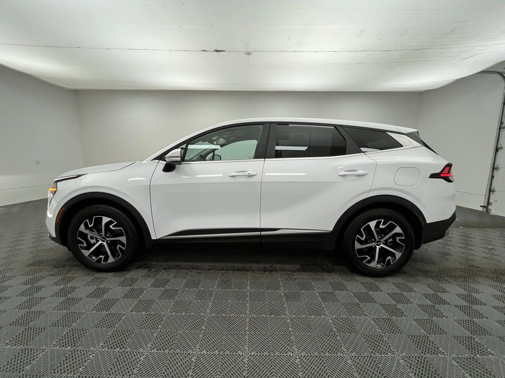 Used 2025 Kia Sportage EX image 6