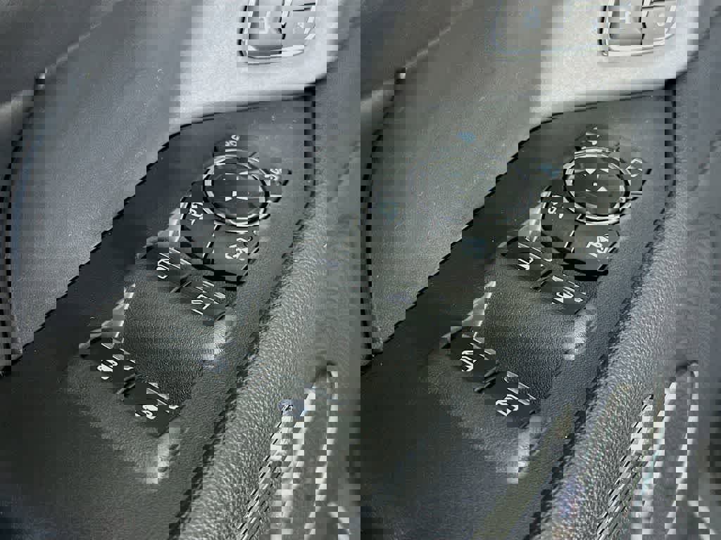 Certified 2024 Ford Expedition XLT image 30