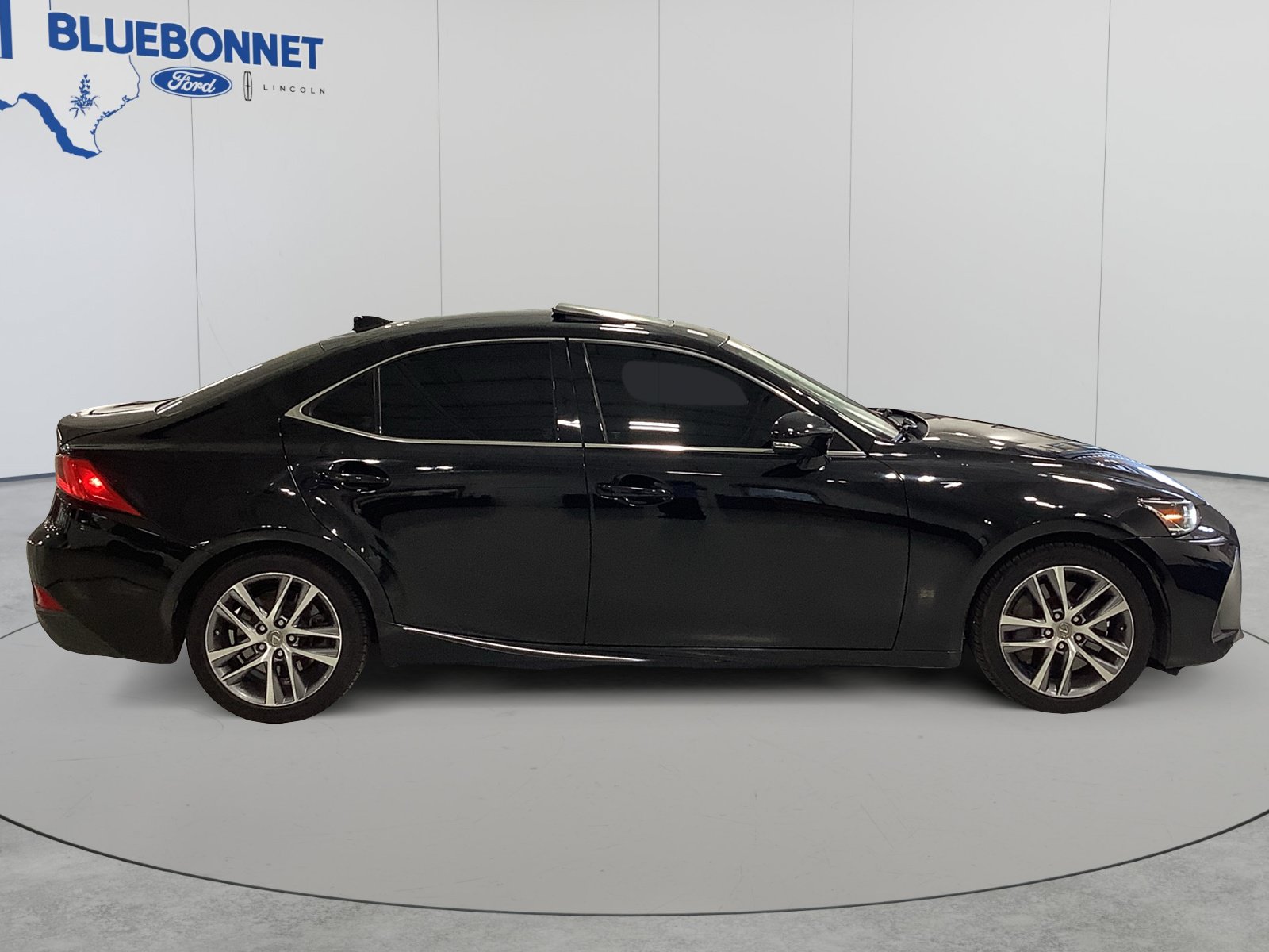 Used 2019 Lexus IS 300 w/ Accessory Package RWD image 4