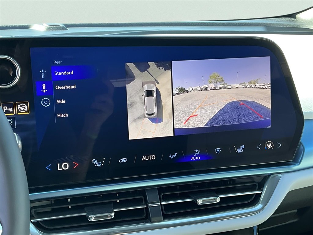 Used 2025 Chevrolet Equinox EV LT image 38