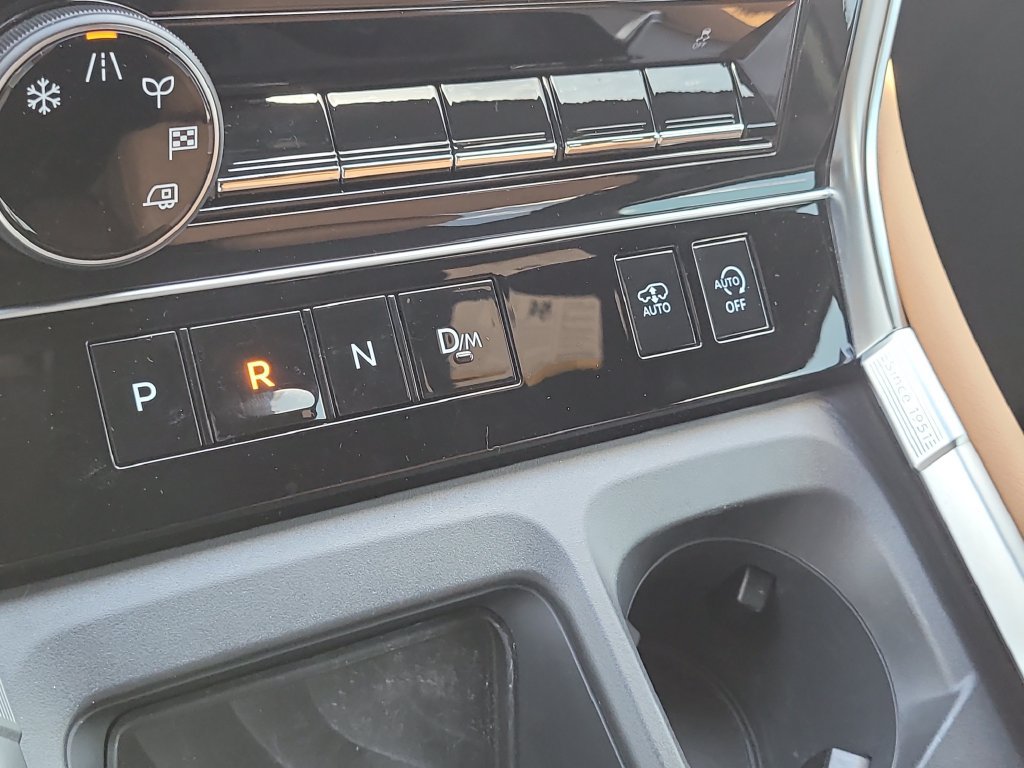 Used 2025 Nissan Armada Platinum Reserve RWD image 28
