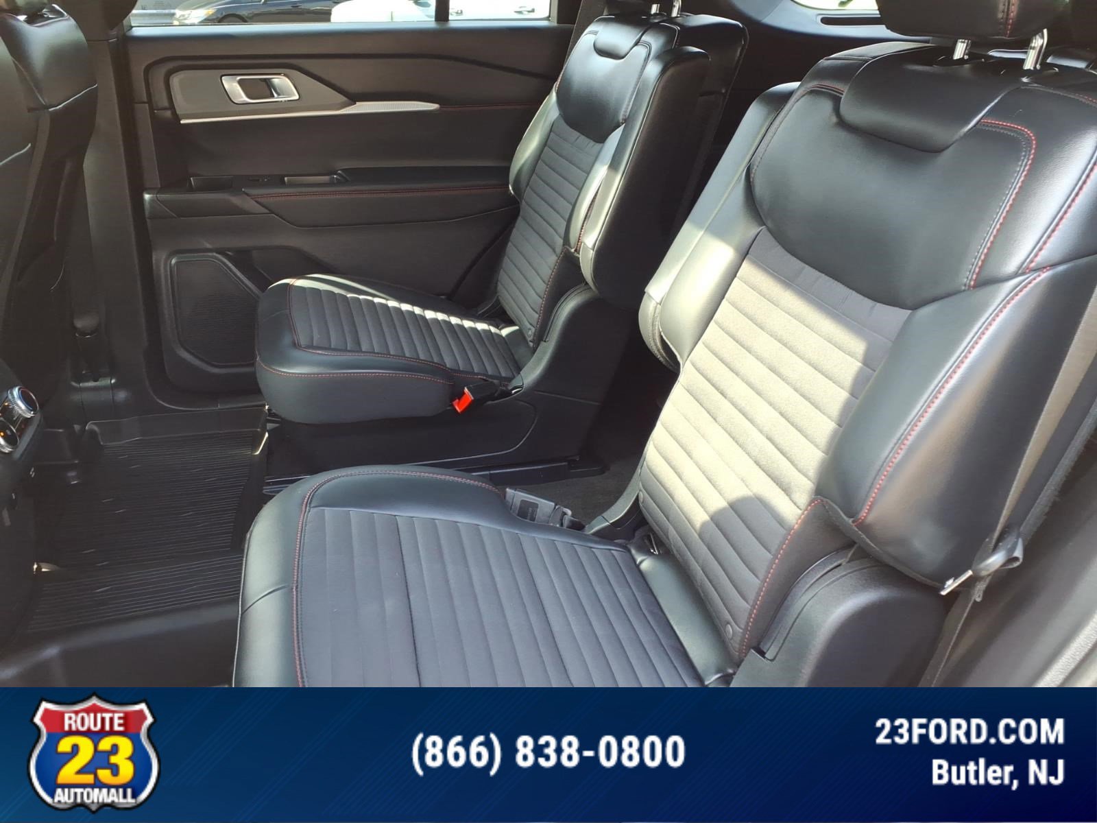 Certified 2025 Ford Explorer ST-Line w/ Premium Package AWD/4WD image 23