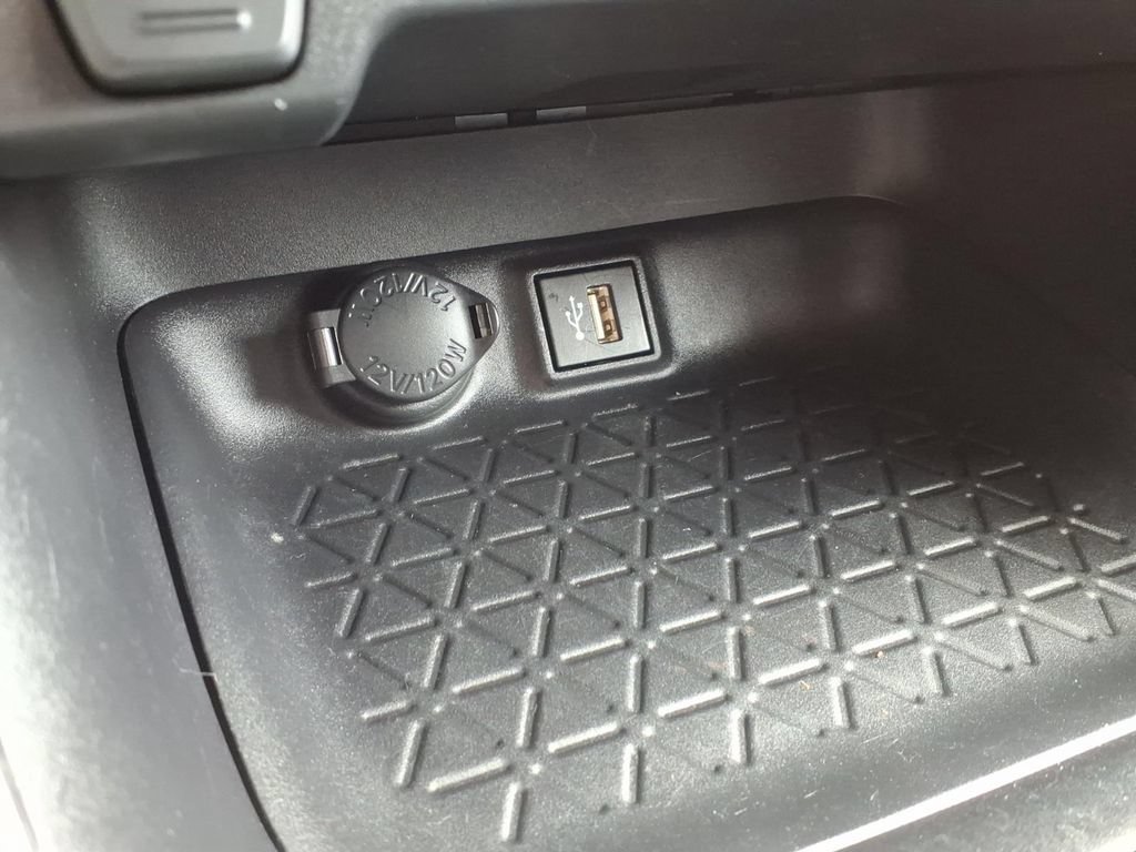 Used 2024 Toyota RAV4 LE AWD/4WD image 18