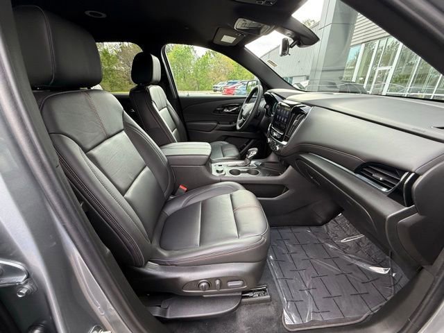 Used 2023 Chevrolet Traverse RS image 21