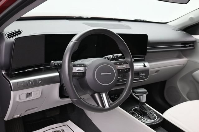 Used 2025 Hyundai Kona SEL FWD image 15