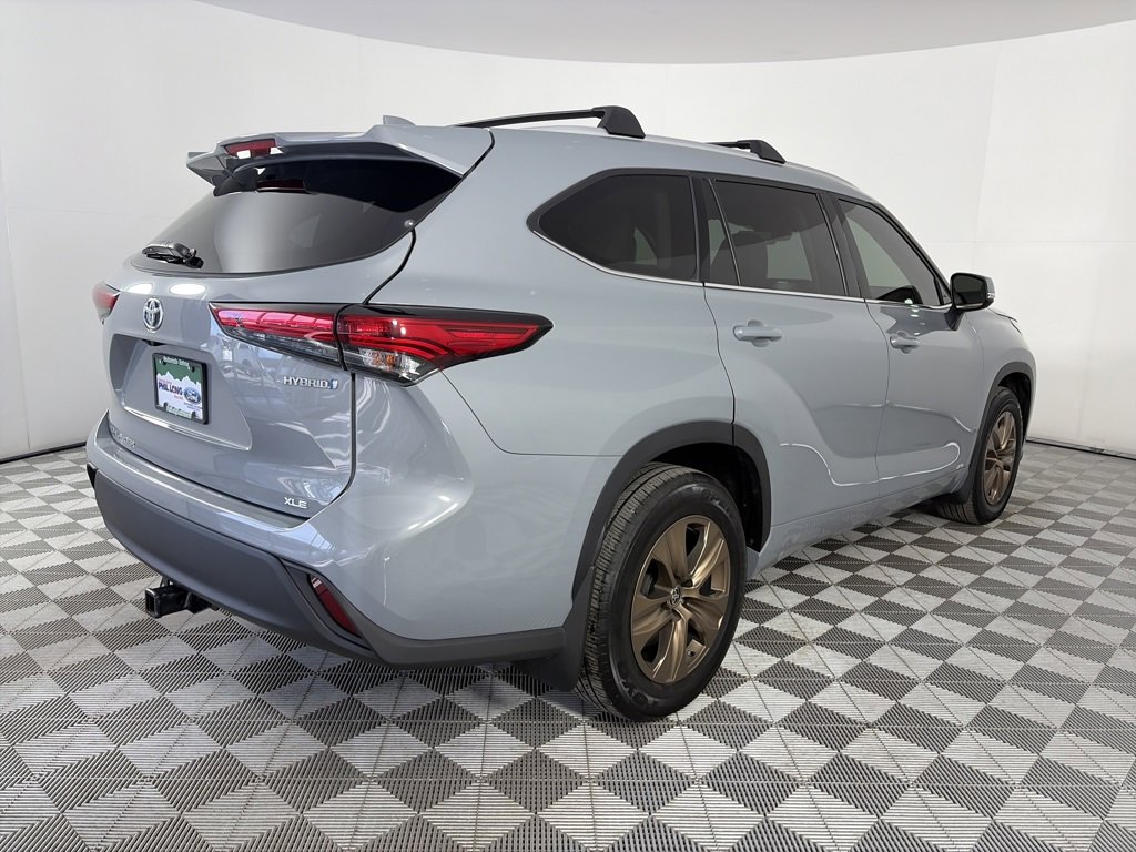 Used 2022 Toyota Highlander Bronze Edition image 7