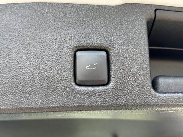 Certified 2025 Ford Escape SE w/ PHEV Premium Package image 9