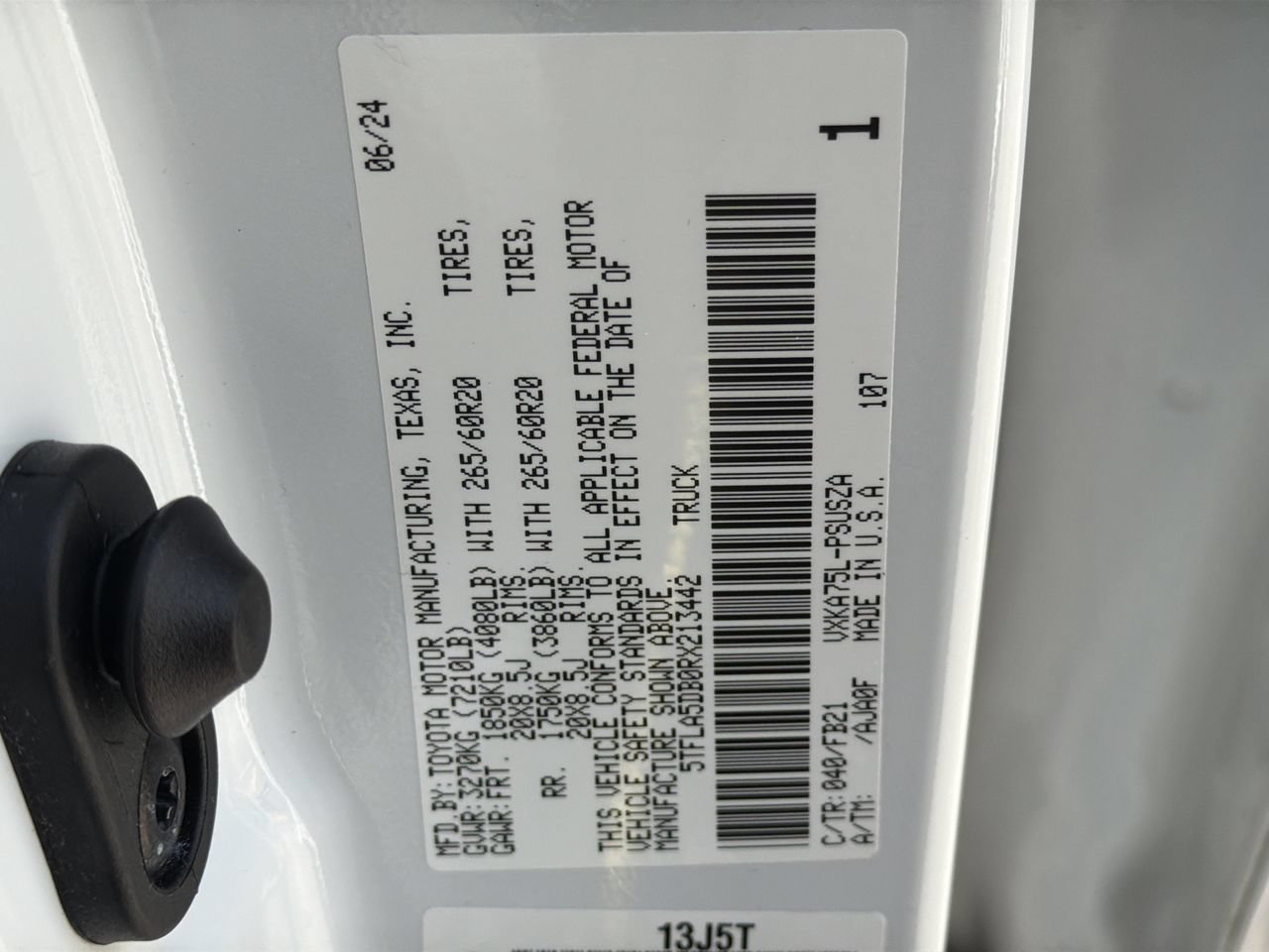 Used 2024 Toyota Tundra SR5 w/ SR5 Convenience Package AWD/4WD image 33