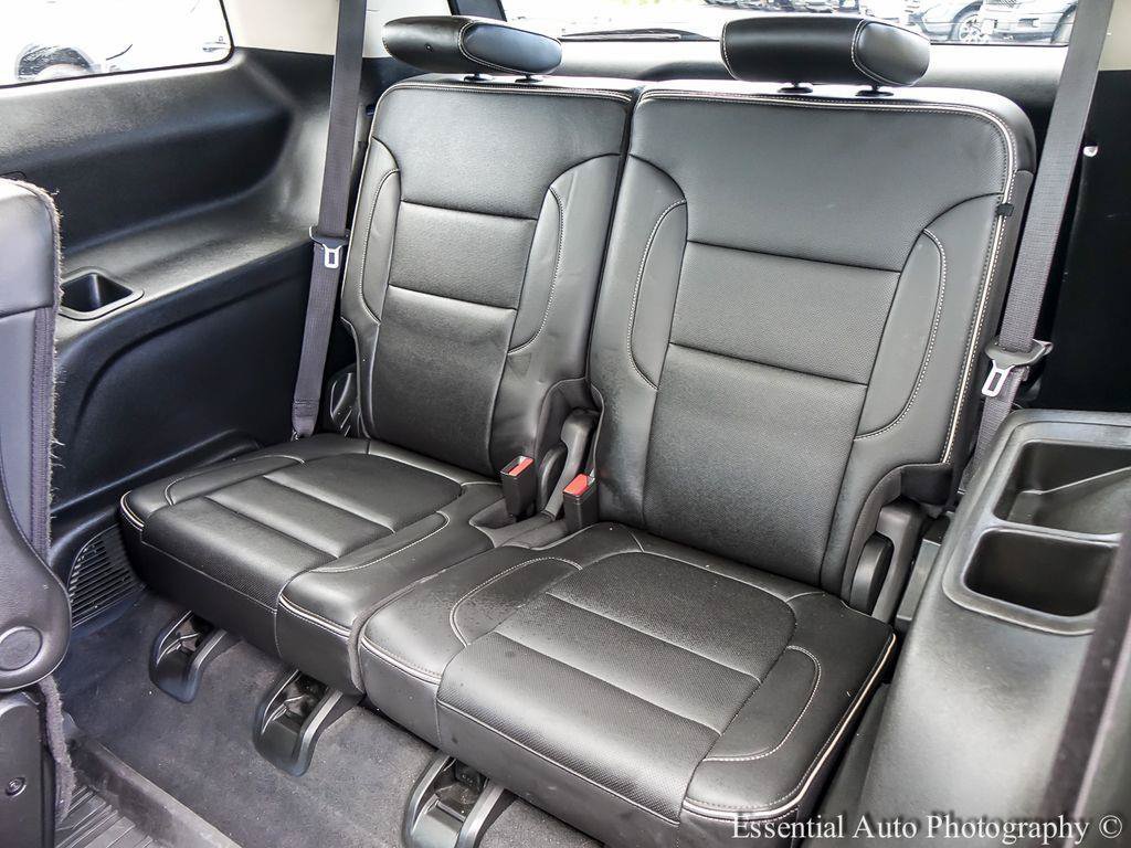 Used 2023 GMC Acadia Denali w/ Denali Technology Package FWD image 12