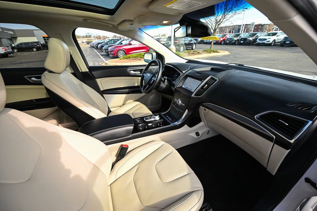 Certified 2020 Ford Edge Titanium w/ Equipment Group 301A image 28