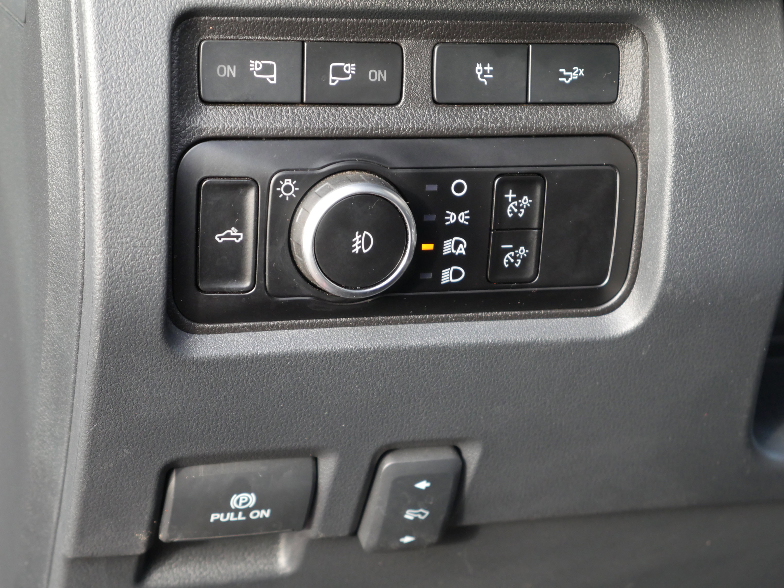 Certified 2023 Ford F250 Lariat w/ Lariat Ultimate Package image 12