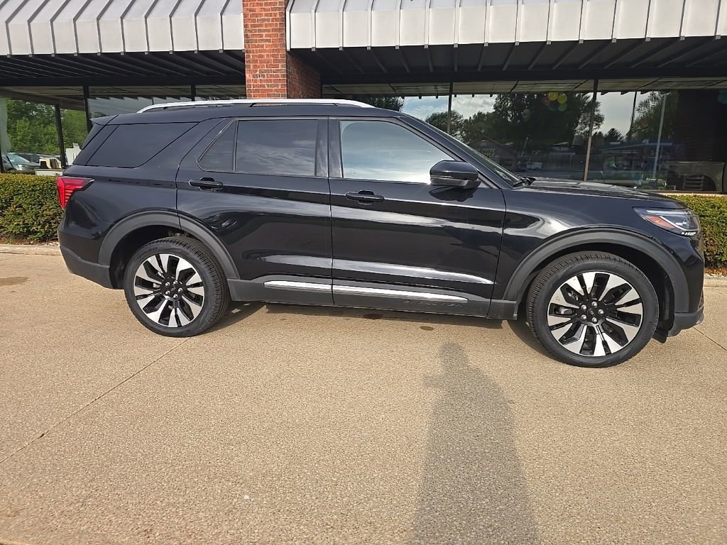 Certified 2025 Ford Explorer Platinum w/ LUX Leather Package AWD/4WD image 4