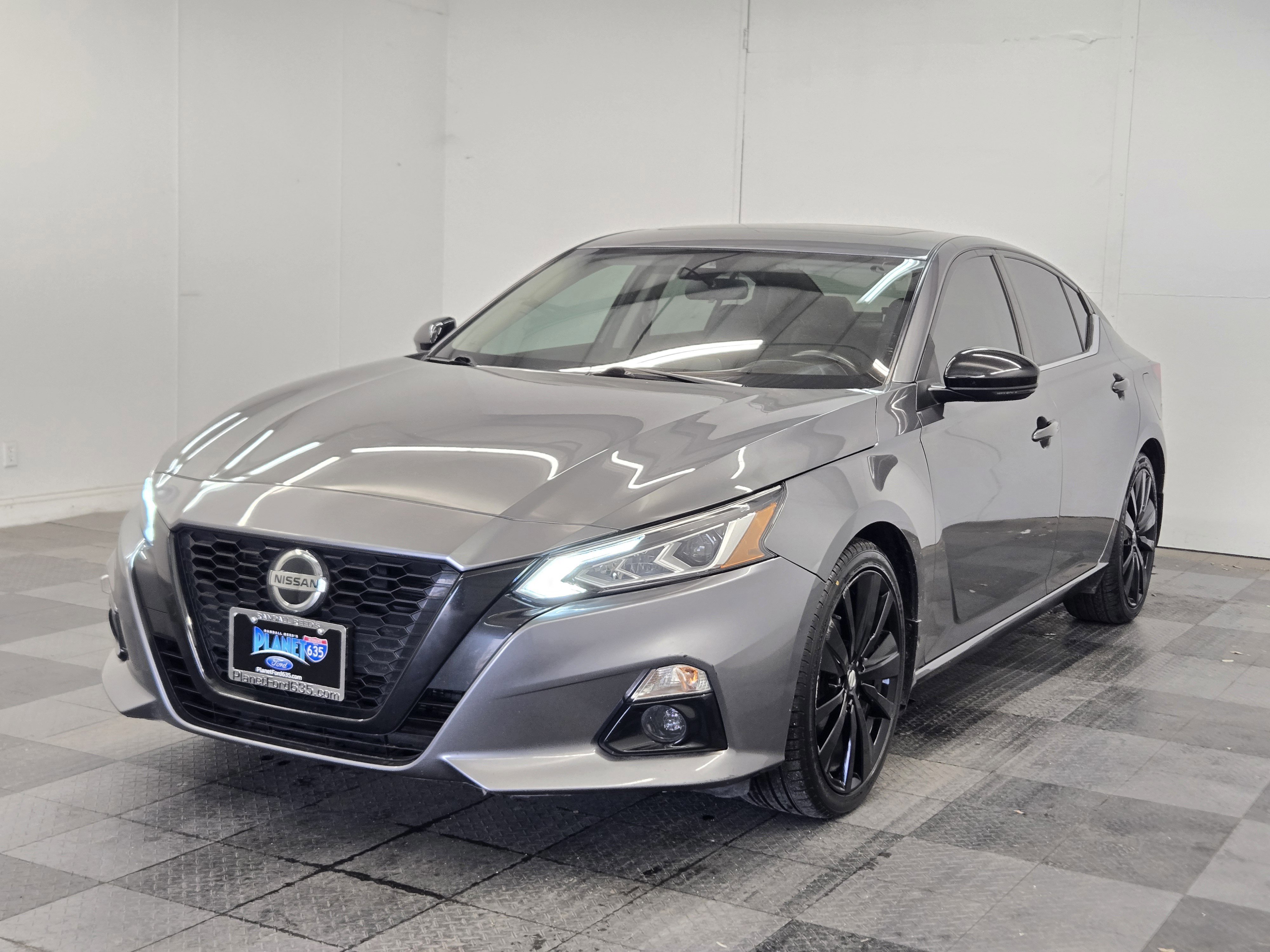 Used 2022 Nissan Altima 2.5 SR w/ Midnight Edition Package image 1
