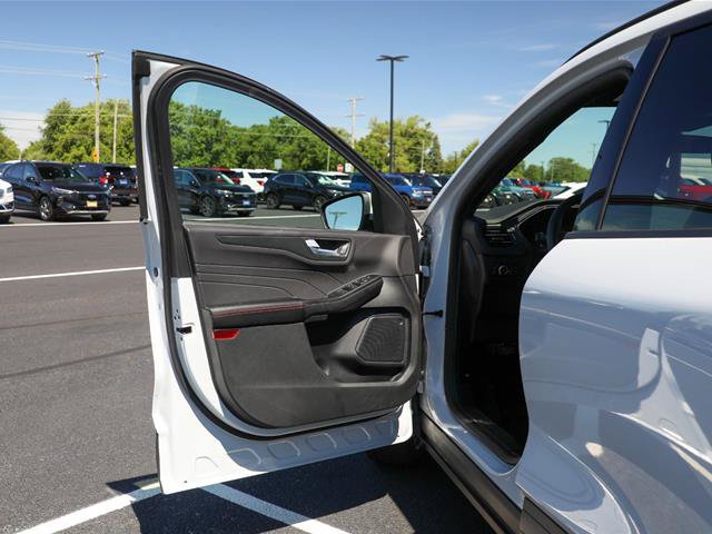 Certified 2025 Ford Escape ST-Line Select w/ Tech Pack #1 AWD/4WD image 16