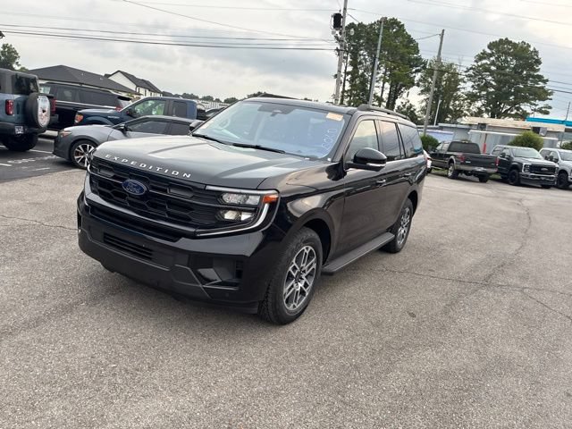 Certified 2025 Ford Expedition Active AWD/4WD image 8