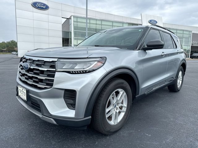 Certified 2025 Ford Explorer Active RWD image 1