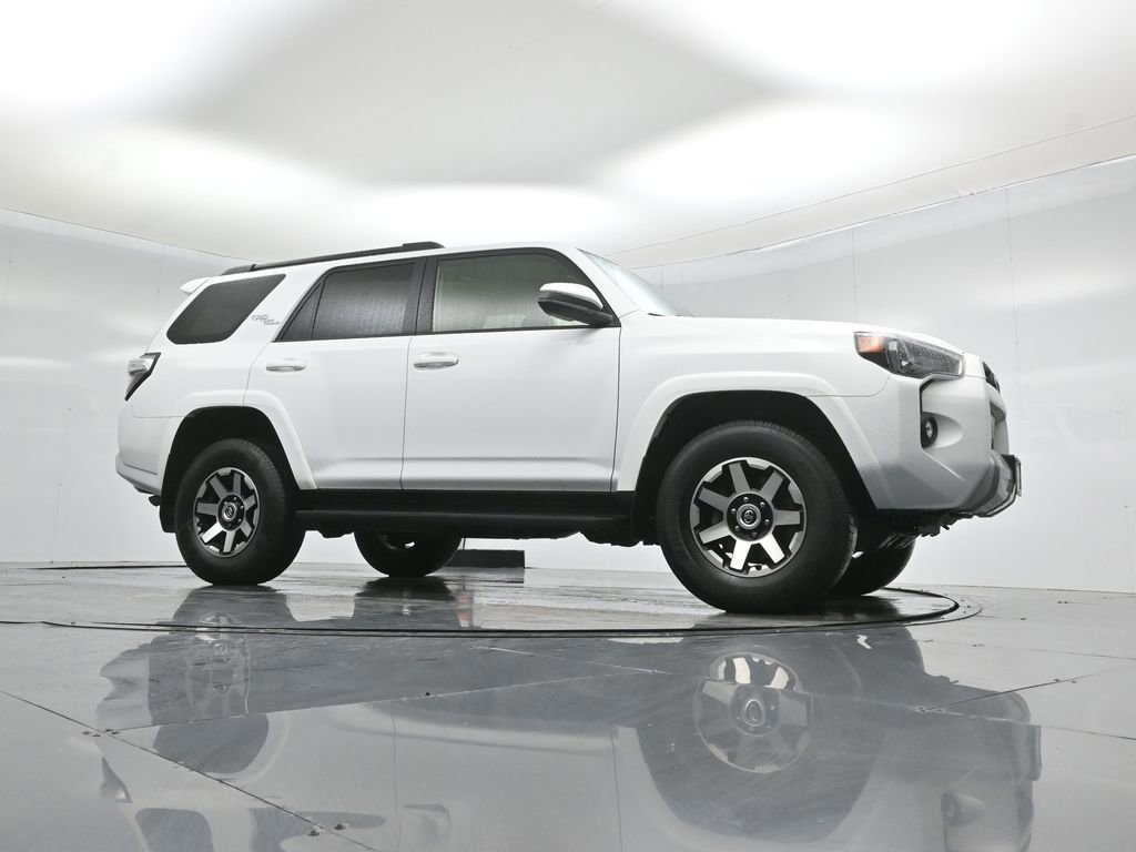 Used 2024 Toyota 4Runner TRD Off-Road image 2
