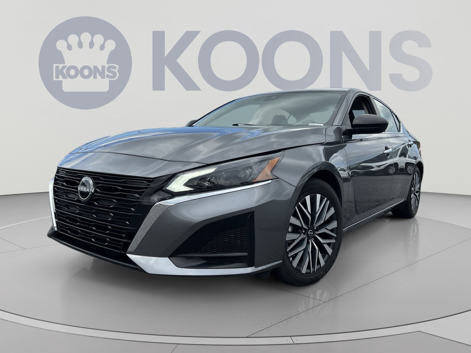 Used 2024 Nissan Altima 2.5 SV FWD image 1