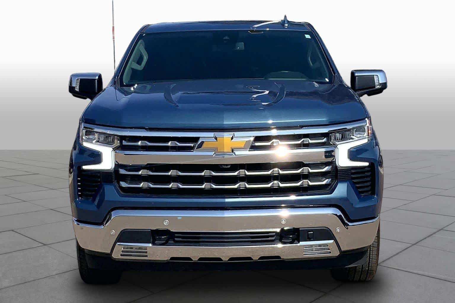 Used 2024 Chevrolet Silverado 1500 LTZ w/ LTZ Convenience Package II RWD image 4