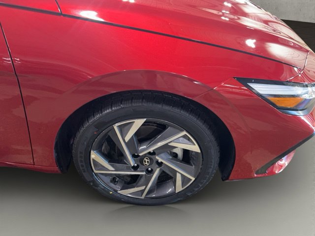 Used 2025 Hyundai Elantra SEL FWD image 29