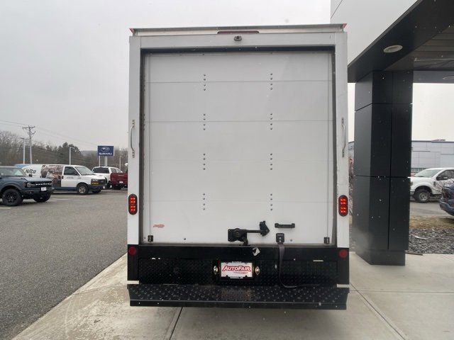 Certified 2022 Ford E-350 and Econoline 350 Super Duty image 4