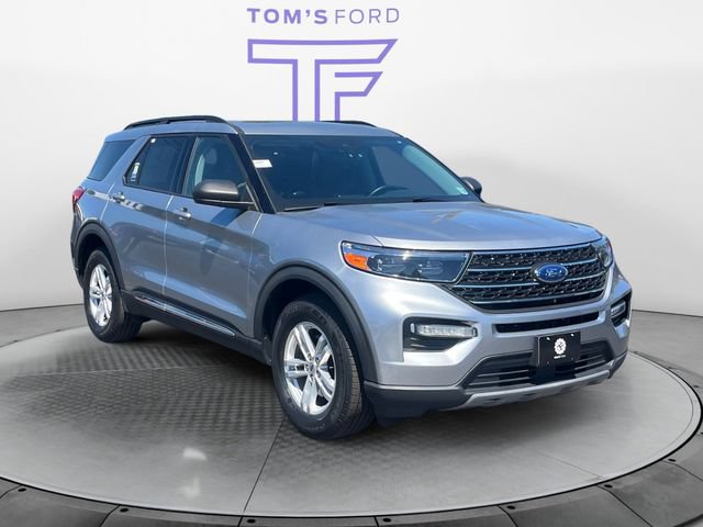Certified 2022 Ford Explorer XLT w/ Equipment Group 202A AWD/4WD image 9